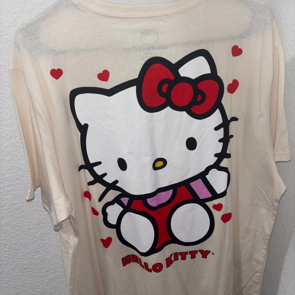 Hello Kitty by Sanrio Women’s Oversized Kawaii Graphic Tee NWT - Picture 11 of 11